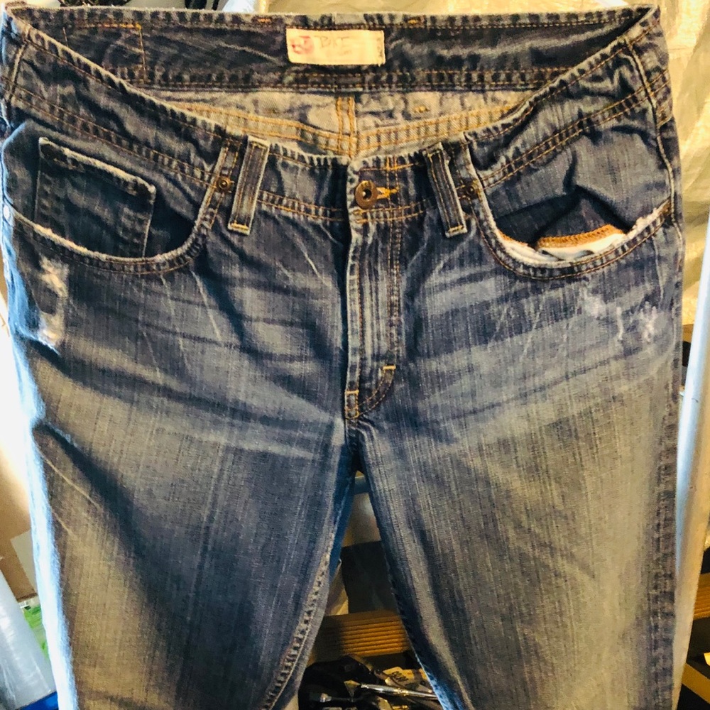Women’s buckle jeans